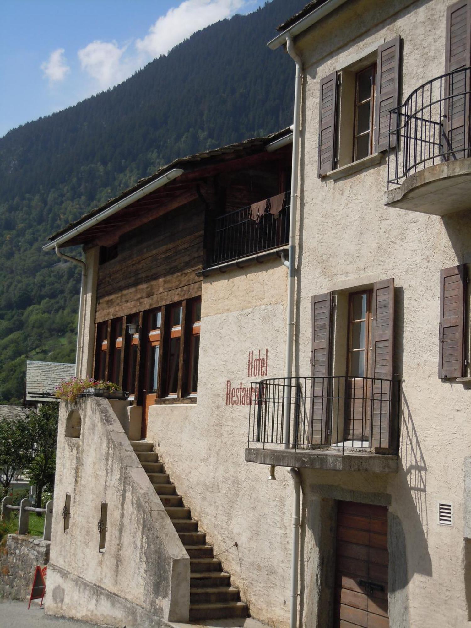 Hotel Stuea Granda Soglio Kültér fotó