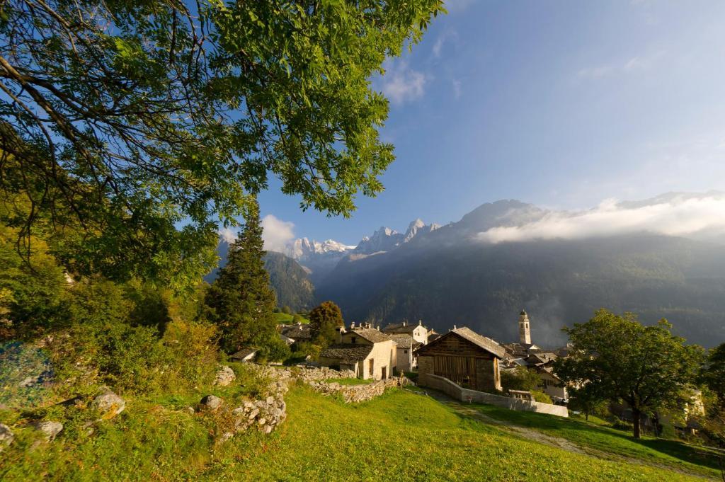 Hotel Stuea Granda Soglio Kültér fotó